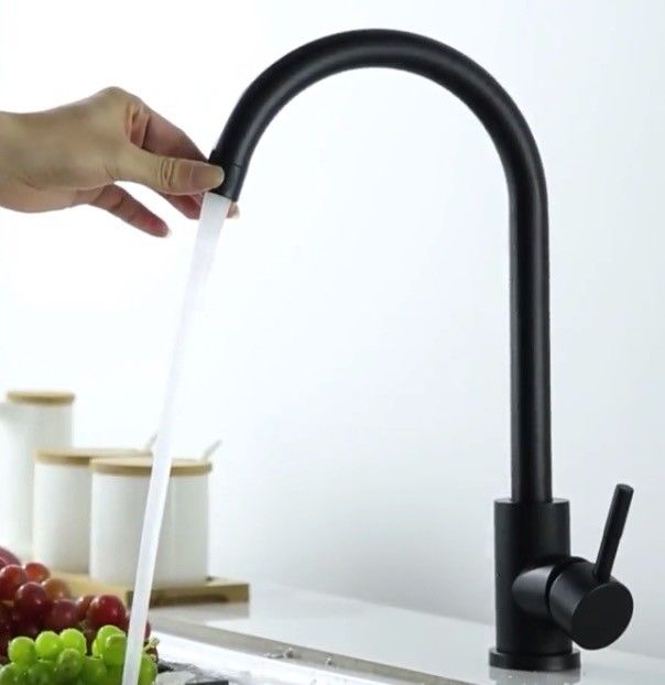 Black Baking Varnish Cold SUS304 Hot Water Kitchen Faucet